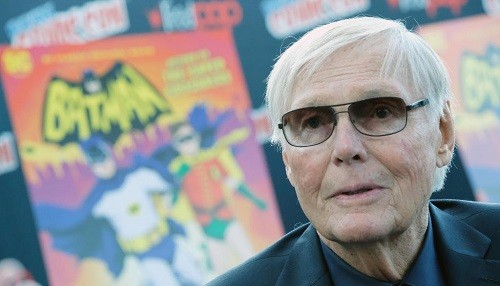 Murió Adam West a los 88 años, el actor que interpretó a Batman