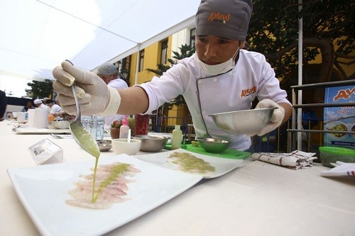 Reconocidos chefs participaron en concurso 'Tiradito Innovado 2017' organizado por MML