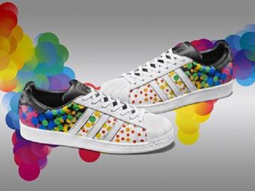 Este mes, adidas lanzará dos estilos exclusivos a lo largo del Mes del Orgullo y continuará apoyando la organización benéfica Rainbow Laces