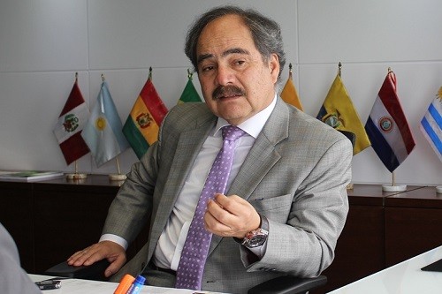 Se necesita un ministro de economía que impulse inversiones y exportaciones Se necesita un ministro de economía que impulse inversiones y exportaciones