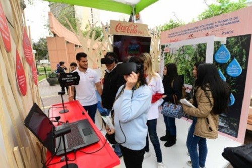 Coca-Cola reabastece el 100% del agua que utiliza a las comunidades y naturaleza