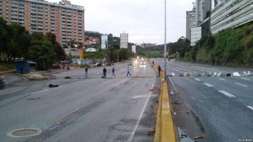 Venezuela: Dos muertos en el primer día de huelga de la oposición