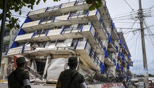 México declara tres días de duelo después del terremoto de 8.1