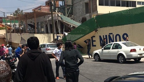 Terremoto en México: Una escuela colapsó matando al menos a 20 niños y dos adultos