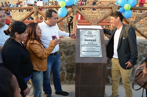 Alcalde Omar Marcos inauguró dos nuevas obras en Villa Los Reyes y Pachacútec