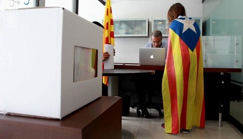 Referéndum de Cataluña: España se prepara para crisis constitucional tras voto histórico del 'Sí'