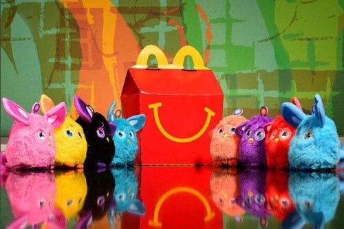 La Cajita Feliz ofrece una nueva colección de juguetes de #FurbyConnect