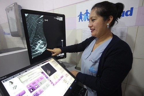 EsSalud realizó más de 140 mil mamografías para prevenir cáncer de mama