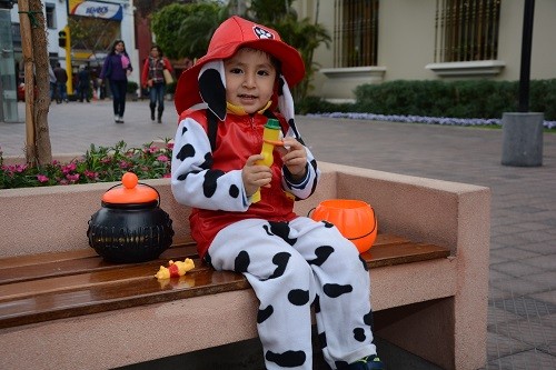 Recomendaciones para que niños disfruten un Halloween saludable