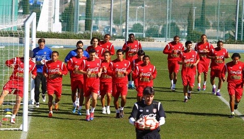 Perú visita hoy a Chile en amistoso en Arica