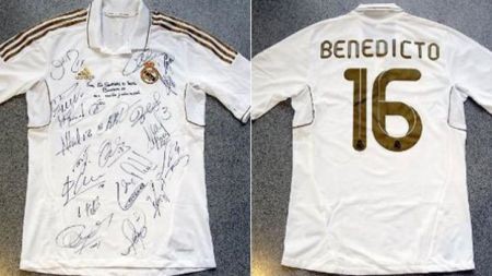 Real Madrid le regaló una camiseta al Papa