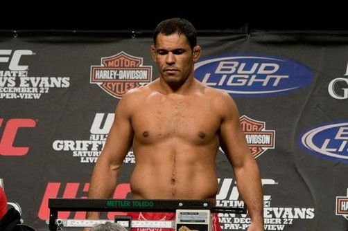 Minotauro Nogueira cargó a Dana White en UFC Rio