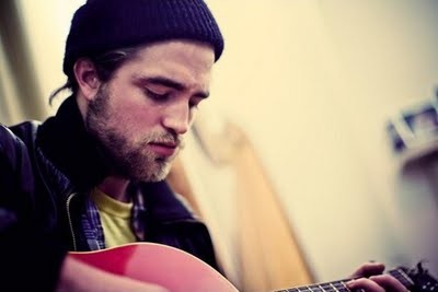 Robert Pattinson se alista para incursionar en la música
