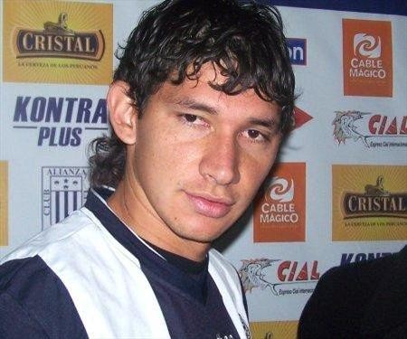 Roberto Ovelar promete un gol a su esposa en el clásico