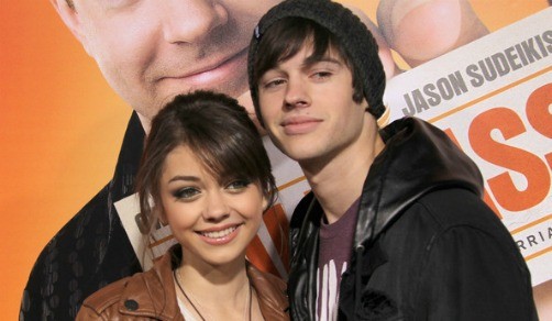 Sarah Hyland y Matt Prokop demuestran su amor en público