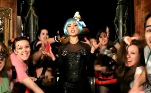 Lady Gaga lanza su nuevo video 'Gagaween'