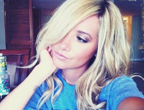 Ashley Tisdale luce nuevo cambio