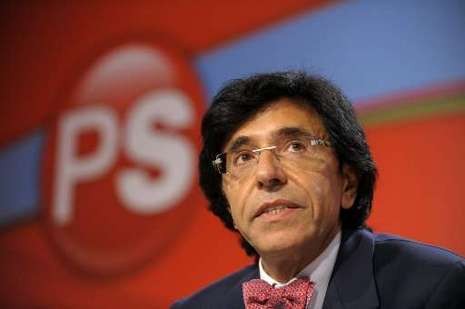 Elio di Rupo renunció a premierato de Bélgica