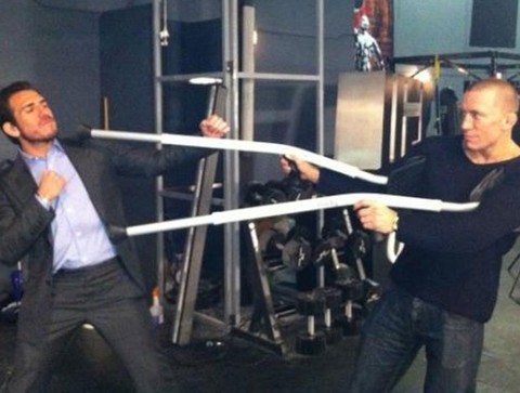 Kenny Florian cuelga foto con el lesionado GSP