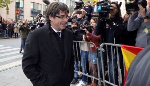 España: Carles Puigdemont dijo que no ha viajado a Bélgica para solicitar asilo