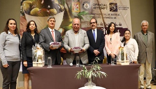 USIL y la Muni de Tacna buscan obtener un nuevo Récord Guinness con 'El Plato de Ensalada de Aceitunas Más Grande del Mundo'