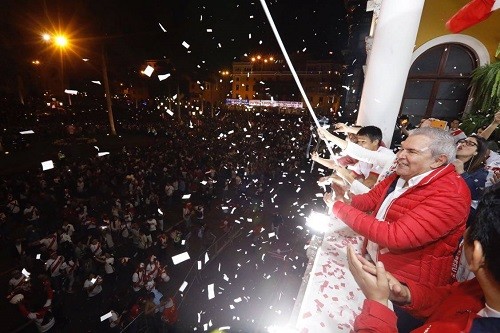 Alcalde de Lima felicita a selección peruana por su clasificación al Mundial Rusia 2018