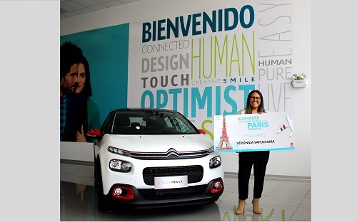 Citroën entrega premio de un pasaje doble a París