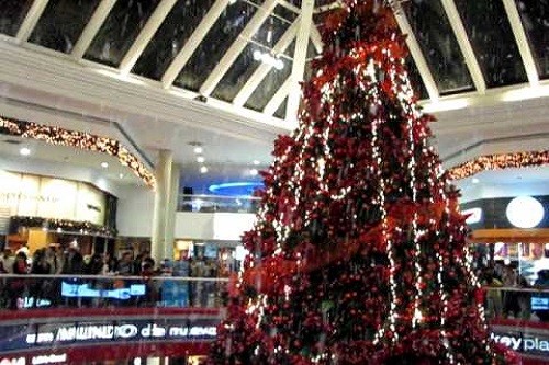 Enciende el espíritu de la navidad en el Jockey Plaza