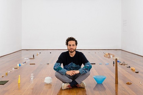 Fernando Prieto presenta exposición multidisciplinaria 'Ombes deirt vaarr'