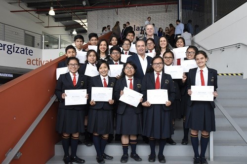 BCP otorgó 72 becas integrales a alumnos destacados de Lima y provincias para estudiar en las mejores universidades del país