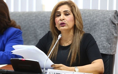 Maritza García presentó denuncia constitucional contra el defensor del Pueblo Walter Gutiérrez