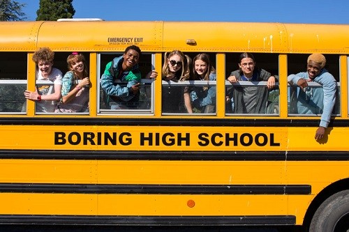 Netflix debuta trailer oficial y fotos adicionales de Everything Sucks!
