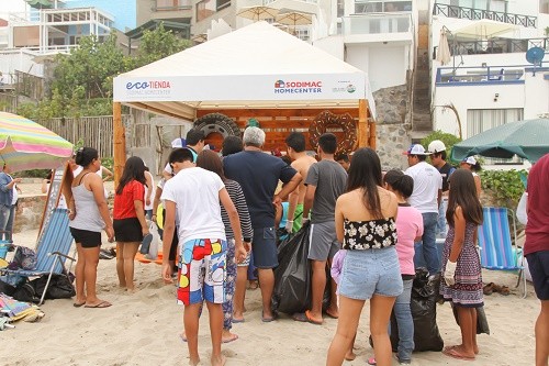 Ecotienda: la campaña de reciclaje y limpieza de playas de Sodimac