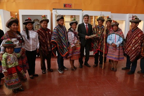 Ministro de Cultura anunció que la pintura tradicional de Sarhua será declarada Patrimonio Cultural de la Nación