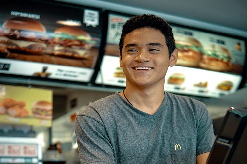 McDonalds empleará a más de 4 mil jóvenes en el Perú en los próximos 3 años