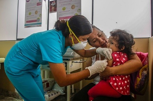 Minsa protegió a cerca de 400 niños en el primer día de vacunación gratuita contra la varicela