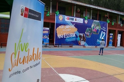 Alumnos del colegio San Vicente de Paul de Cajamarca  inician clases escolares con feria informativa de salud