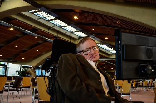 El homenaje de National Geographic a Stephen Hawking, el adiós a una mente brillante
