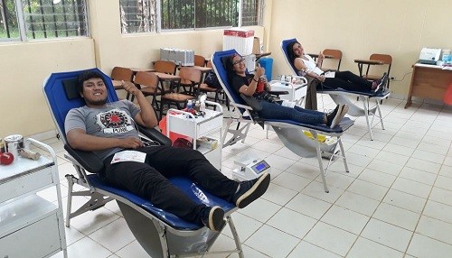 Estudiantes sanmarquinos donaron sangre que beneficiará a cerca de 1800 pacientes de 9 hospitales de Lima