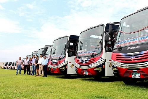 Divemotor entrega flota de 20 buses mercedes-benz a Transportes Esperanza Express en Trujillo