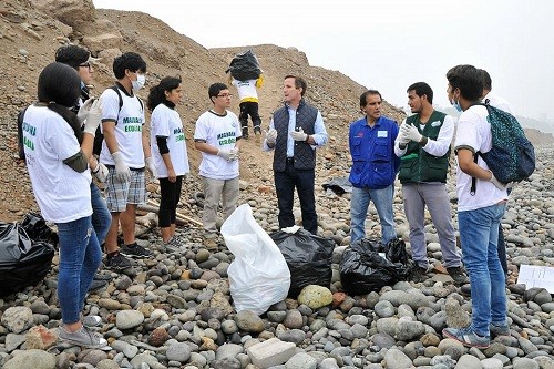 Cientos de voluntarios se reunirán para limpiar la playa de Marbella