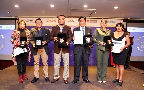 Premian a ganadores del concurso 'Buenas prácticas en prevención y control del Zika'