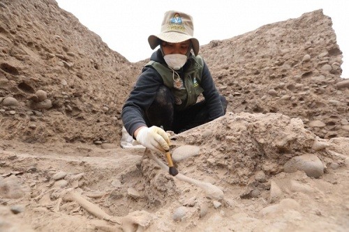 Un nuevo hallazgo en la parte baja de Huaca El Rosal del Parque de las Leyendas