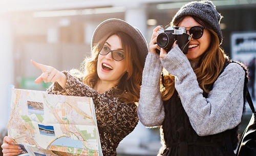 Independientes: las mujeres son las que más usan Internet para viajar