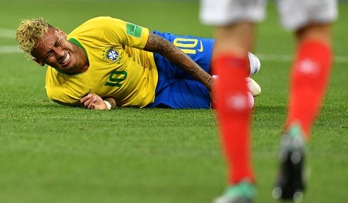 Mundial Rusia 2018: Neymar deja la sesión de entrenamiento de Brasil cojeando