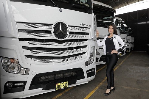 Divemotor entrega flota de remolcadores nuevo actros a inversiones MVARA