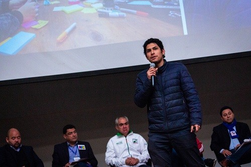 Universitarios entregan propuestas a candidatos ediles para encaminar a Lima hacia una smart city