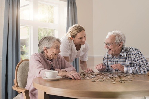 Cinco consejos para una buena convivencia con un familiar que presenta alzheimer