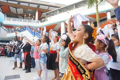Danzas indias y peruanas en MegaPlaza