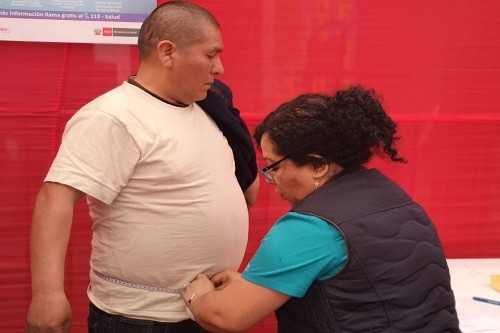 Cerca del 58% de peruanos mayores de 15 años tiene obesidad y sobrepeso